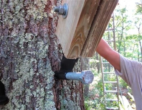 How To Build A Tree House - Diy Treehouse Knee Brace